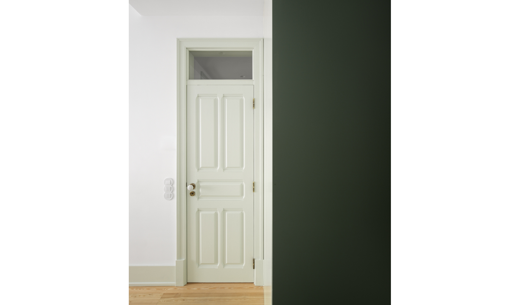 5fb308fac33a3.jpg